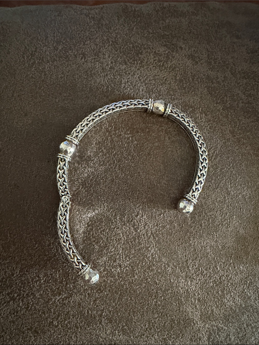JAI Silver crane Textured Open Cuff beaded Bracelet - Size Small. - Picture 3 of 4
